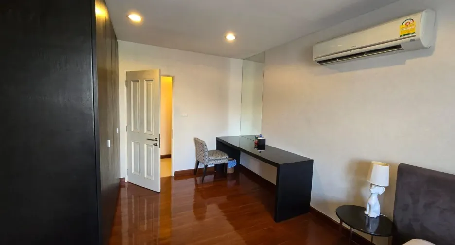 For sale and for rent 2 bedrooms condo in Watthana, Bangkok
