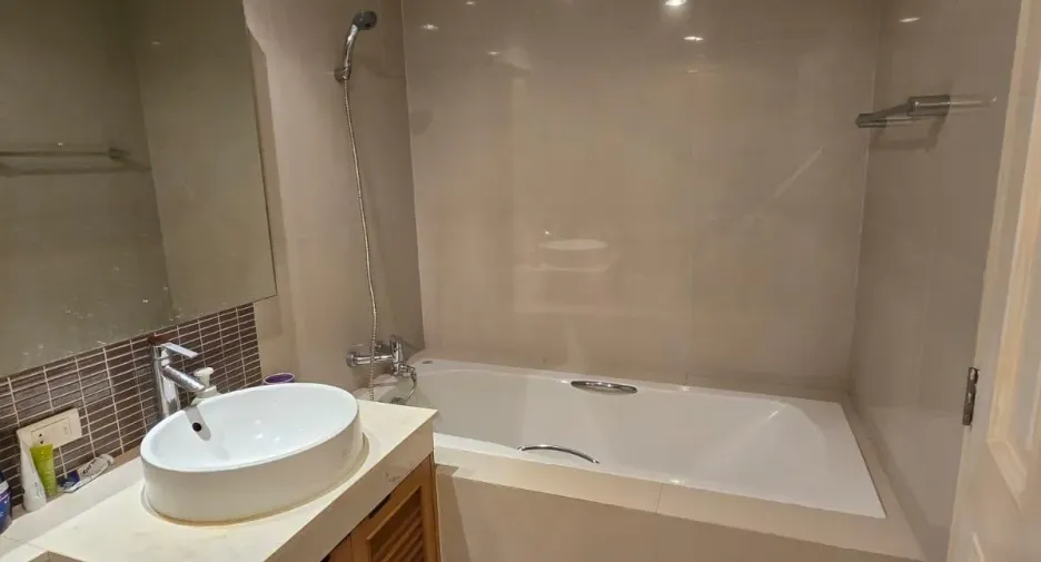 For sale and for rent 2 bedrooms condo in Watthana, Bangkok