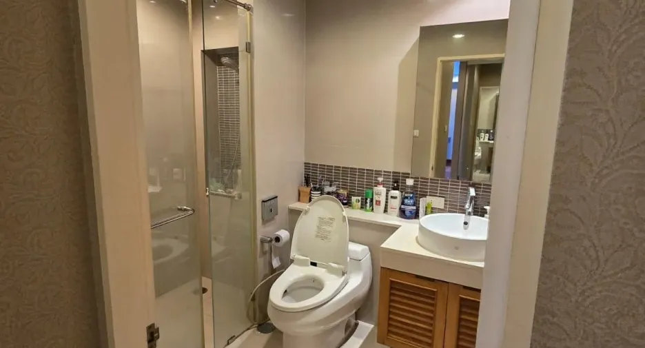 For sale and for rent 2 bedrooms condo in Watthana, Bangkok