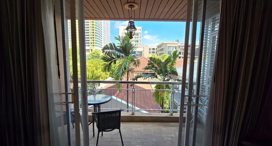 For sale and for rent 2 bedrooms condo in Watthana, Bangkok