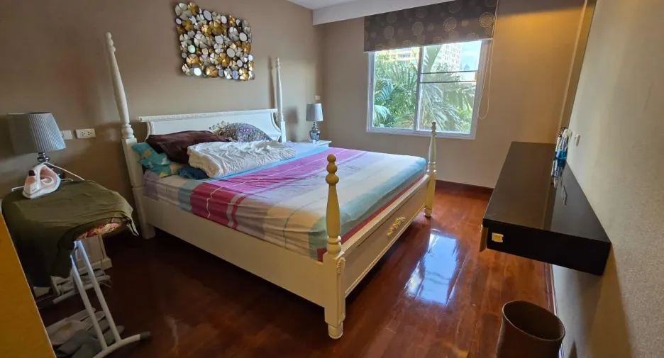 For sale and for rent 2 bedrooms condo in Watthana, Bangkok