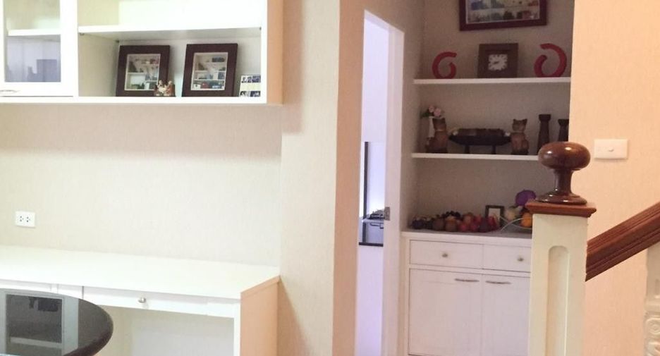 Casa en venta y en alquiler de 3 habitaciones en Saraphi, Chiang Mai