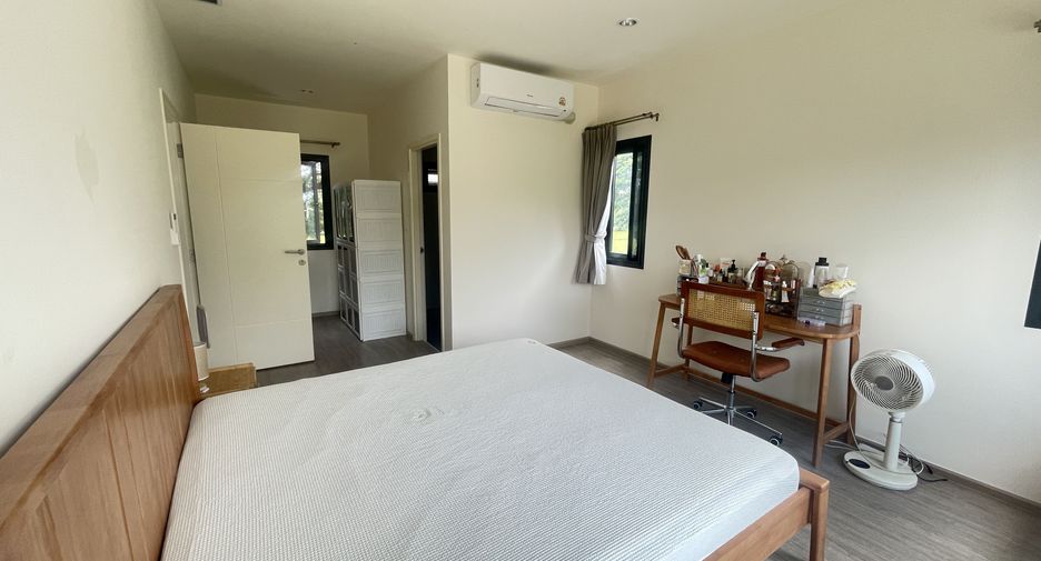 For sale 4 bedrooms house in Mueang Chiang Mai, Chiang Mai