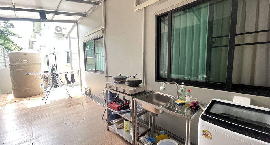 For sale 4 bedrooms house in Mueang Chiang Mai, Chiang Mai