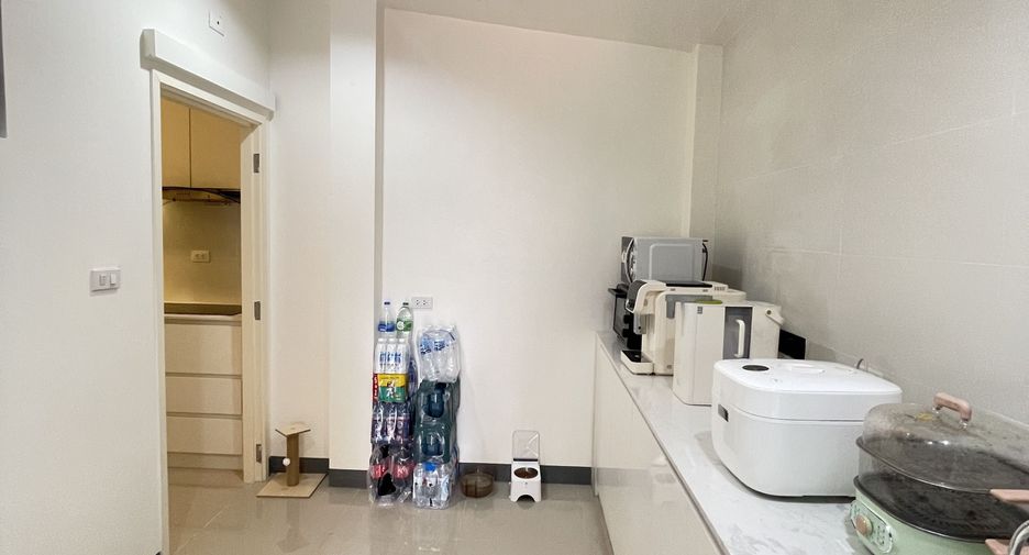 For sale 4 bedrooms house in Mueang Chiang Mai, Chiang Mai