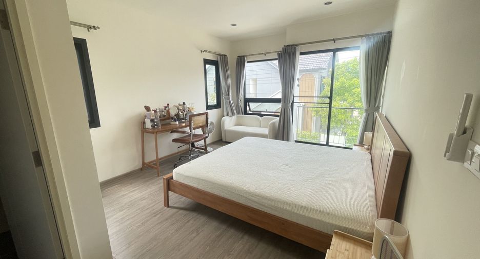For sale 4 bedrooms house in Mueang Chiang Mai, Chiang Mai