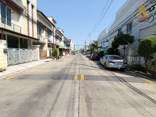 For sale 3 bedrooms townhouse in Min Buri, Bangkok