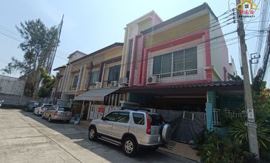 For sale 3 bedrooms townhouse in Min Buri, Bangkok