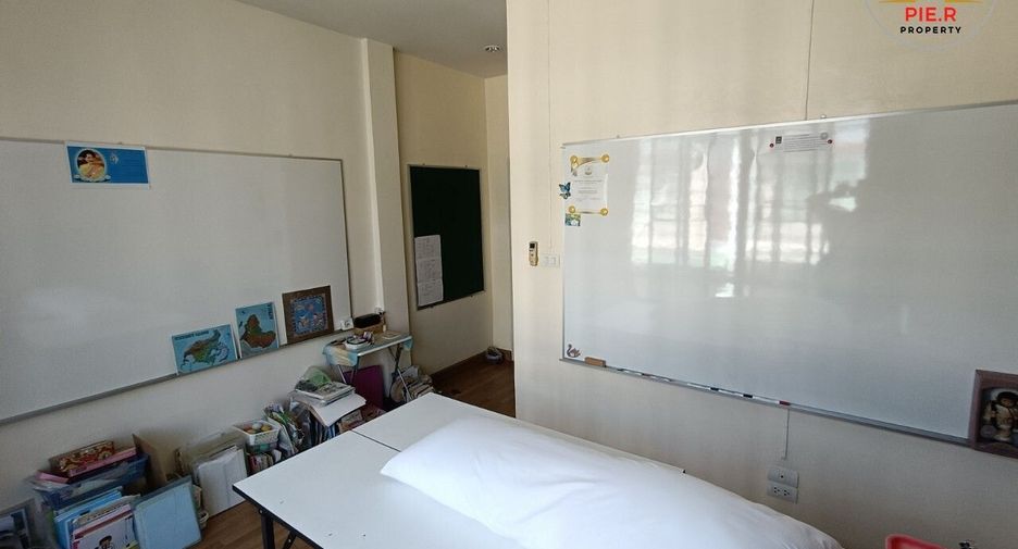 For sale 3 bedrooms townhouse in Min Buri, Bangkok