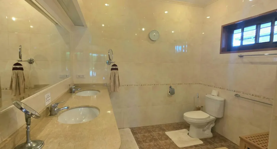 For rent 4 bedrooms villa in Hua Hin, Prachuap Khiri Khan