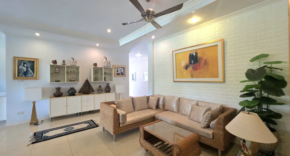 For rent 4 bedrooms villa in Hua Hin, Prachuap Khiri Khan