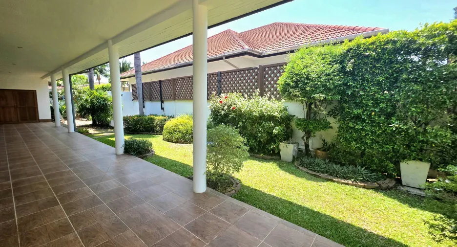 For rent 4 bedrooms villa in Hua Hin, Prachuap Khiri Khan