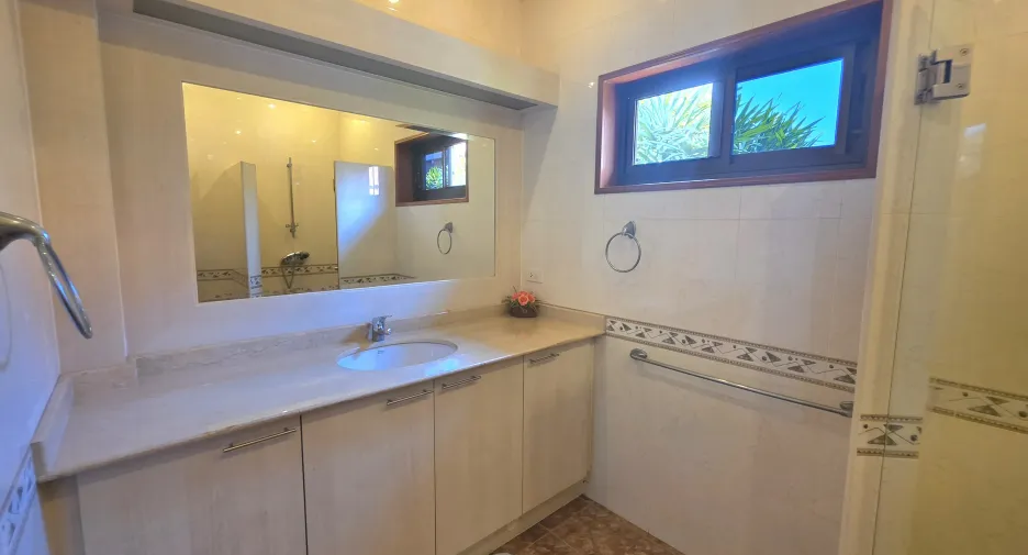 For rent 4 bedrooms villa in Hua Hin, Prachuap Khiri Khan