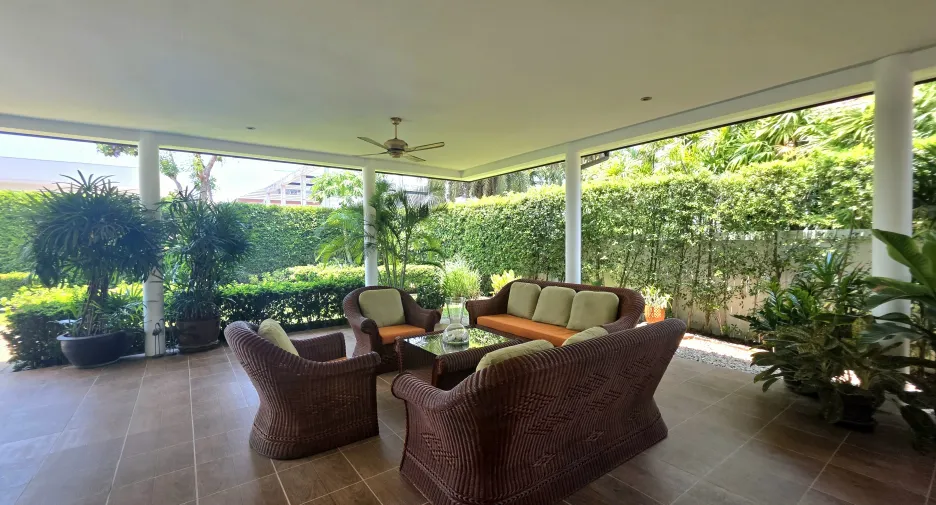 For rent 4 bedrooms villa in Hua Hin, Prachuap Khiri Khan