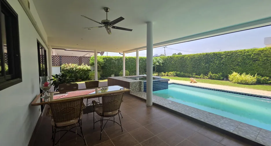 For rent 4 bedrooms villa in Hua Hin, Prachuap Khiri Khan