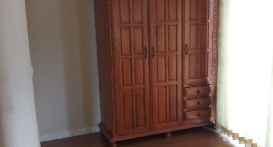 Casa en venta y en alquiler de 3 habitaciones en Min Buri, Bangkok