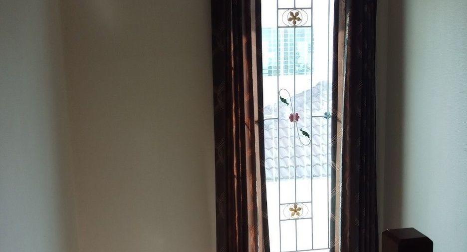 Casa en venta y en alquiler de 3 habitaciones en Min Buri, Bangkok