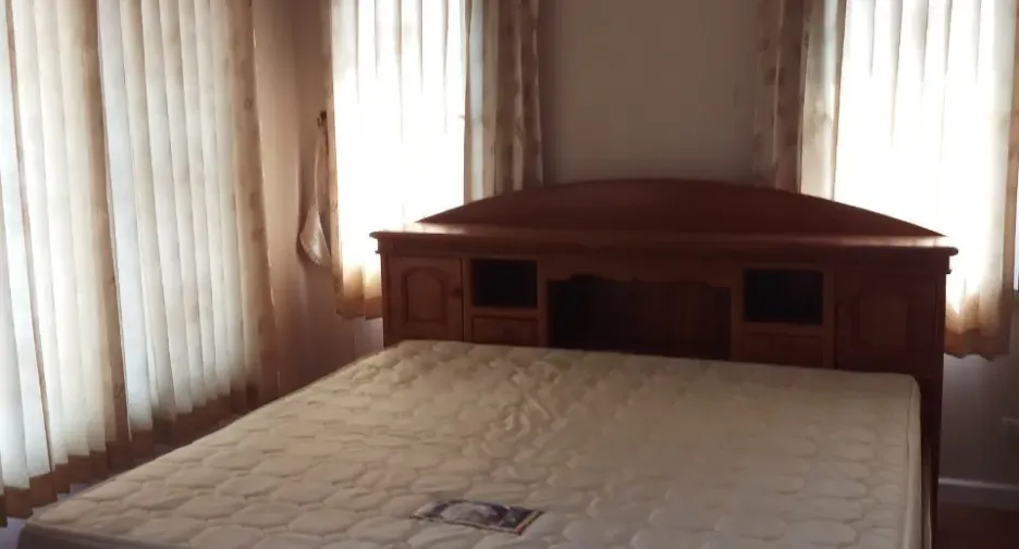 Casa en venta y en alquiler de 3 habitaciones en Min Buri, Bangkok