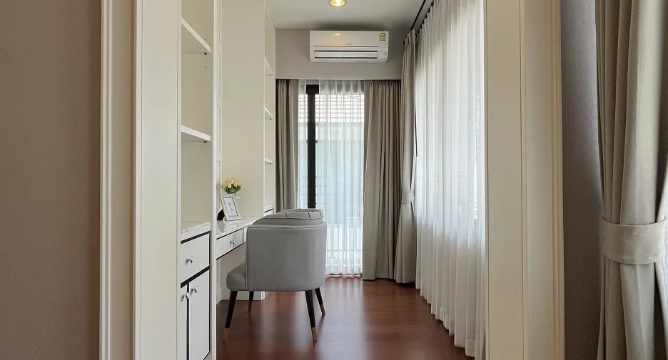 For sale 4 bedrooms house in Prawet, Bangkok