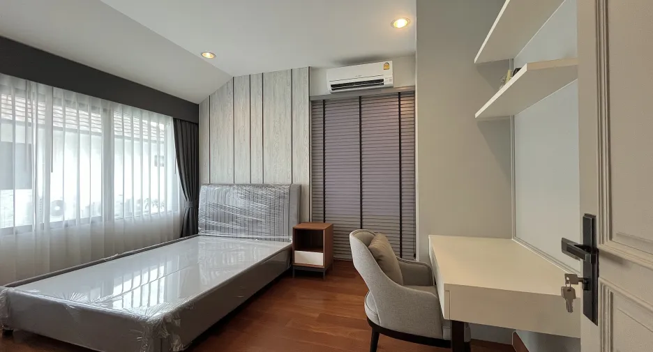 For sale 4 bedrooms house in Prawet, Bangkok