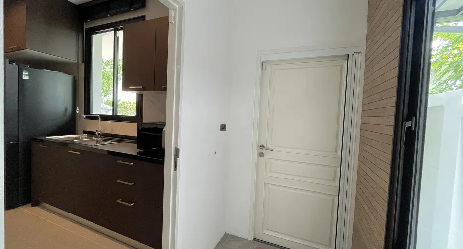 For sale 4 bedrooms house in Prawet, Bangkok