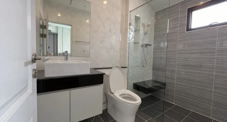 For sale 4 bedrooms house in Prawet, Bangkok