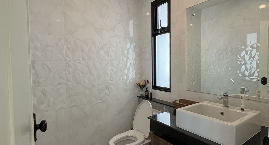 For sale 4 bedrooms house in Prawet, Bangkok