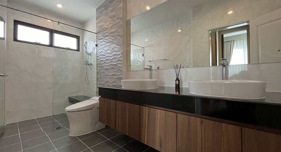 For sale 4 bedrooms house in Prawet, Bangkok