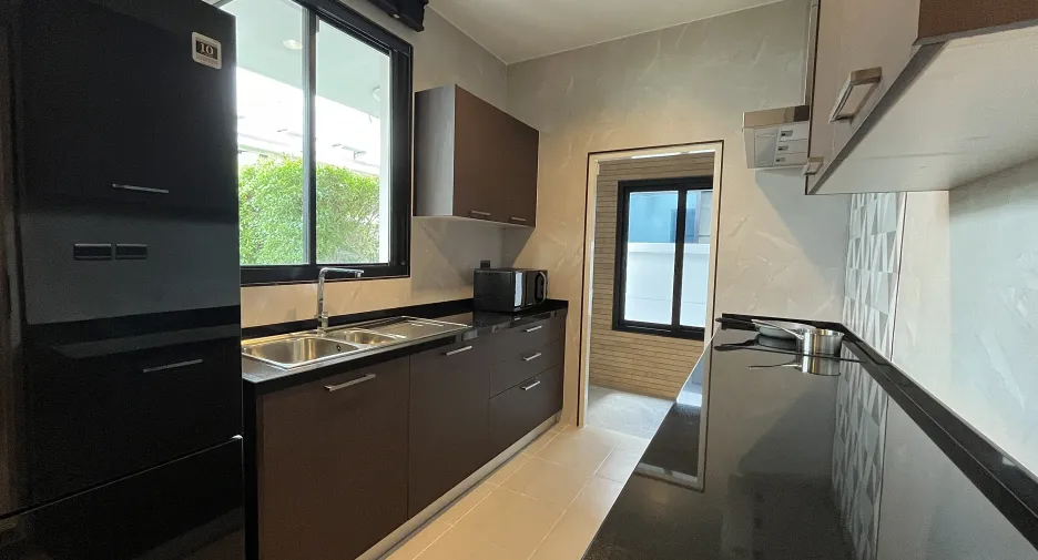 For sale 4 bedrooms house in Prawet, Bangkok