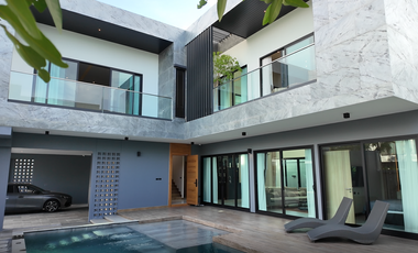 For sale そして for rent 4 ベッドルーム villa in Bang Lamung, Chonburi
