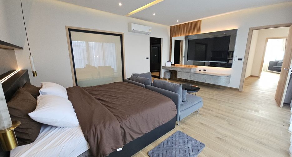 For sale そして for rent 4 ベッドルーム villa in Bang Lamung, Chonburi