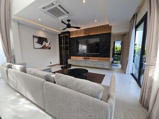 For sale そして for rent 4 ベッドルーム villa in Bang Lamung, Chonburi