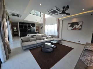 For sale そして for rent 4 ベッドルーム villa in Bang Lamung, Chonburi
