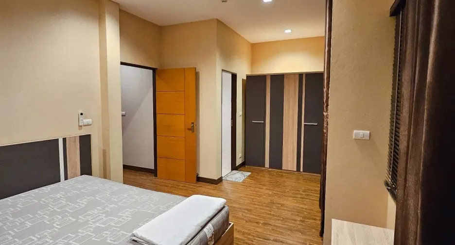 For rent 3 bedrooms house in Saraphi, Chiang Mai