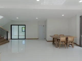 À vendre 3 chambres maison à San Kamphaeng, Chiang Mai