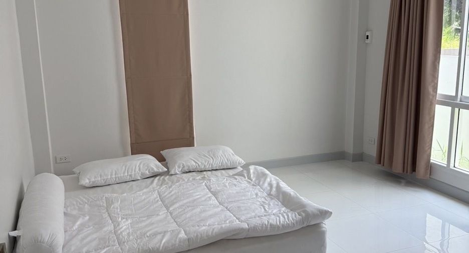 For rent 4 bedrooms house in Mueang Chiang Mai, Chiang Mai
