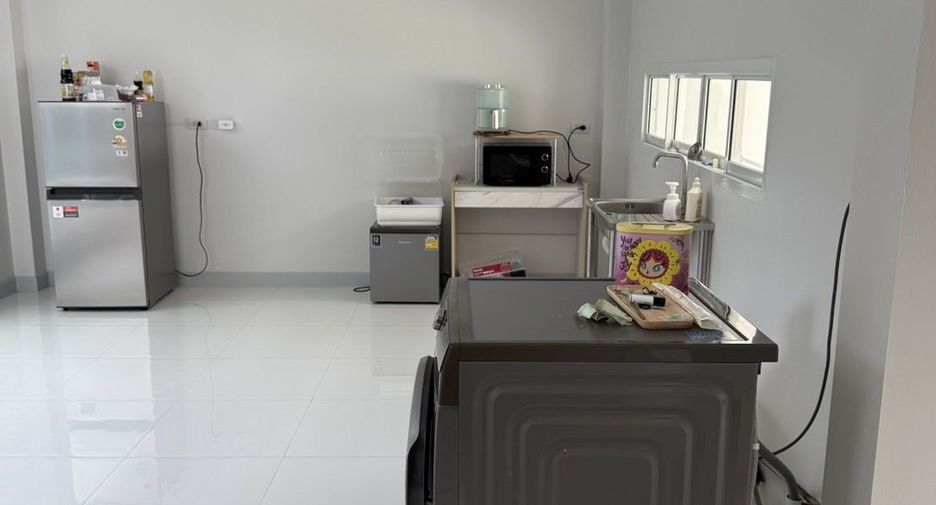 For rent 4 bedrooms house in Mueang Chiang Mai, Chiang Mai