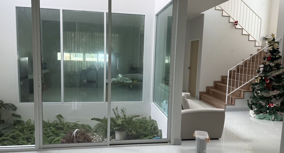 For rent 4 bedrooms house in Mueang Chiang Mai, Chiang Mai