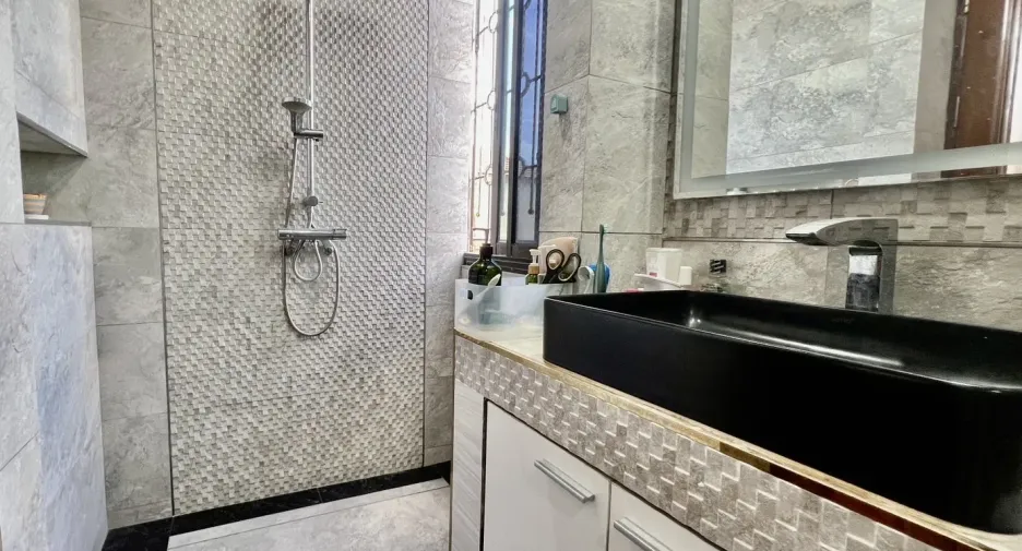 Oficina en venta de 3 habitaciones en Lat Phrao, Bangkok
