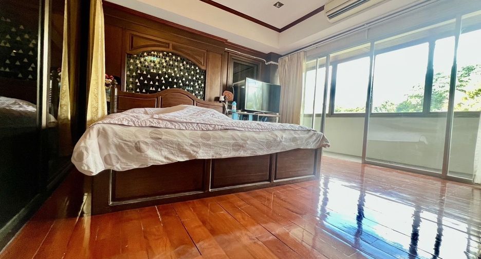 For sale 3 bedrooms office in Lat Phrao, Bangkok