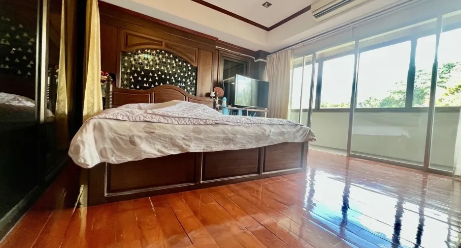 Oficina en venta de 3 habitaciones en Lat Phrao, Bangkok