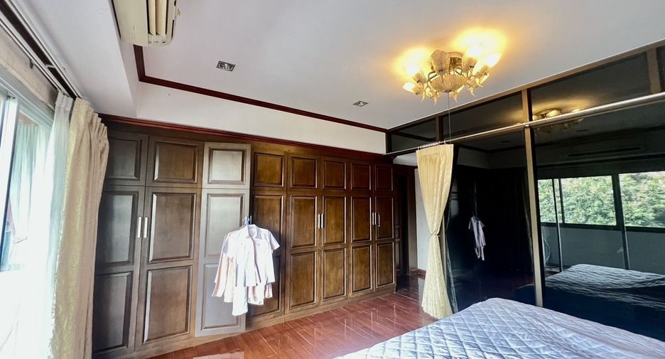 Oficina en venta de 3 habitaciones en Lat Phrao, Bangkok