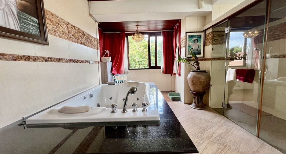 Oficina en venta de 3 habitaciones en Lat Phrao, Bangkok