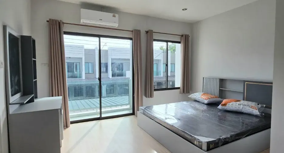For rent 3 bedrooms house in Mueang Chiang Mai, Chiang Mai