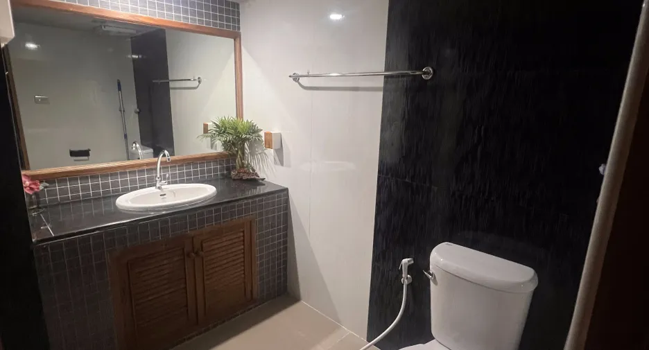 For sale 2 ベッドルーム condo in Mueang Chiang Mai, Chiang Mai