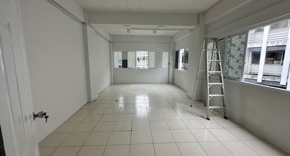 ขาย และ ให้เช่า 6 ห้องนอน ทาวน์เฮ้าส์ ใน บางเขน, กรุงเทพฯ