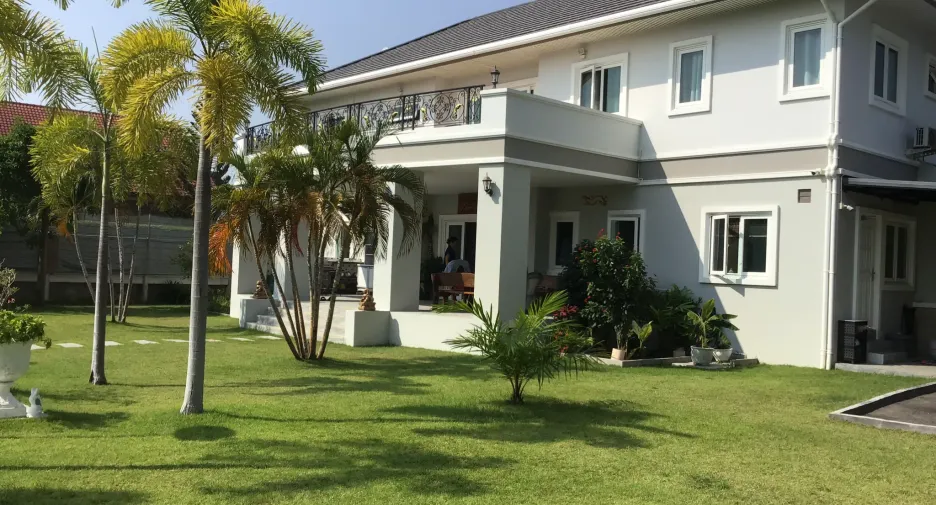 For sale 7 bedrooms house in Cha Am, Phetchaburi
