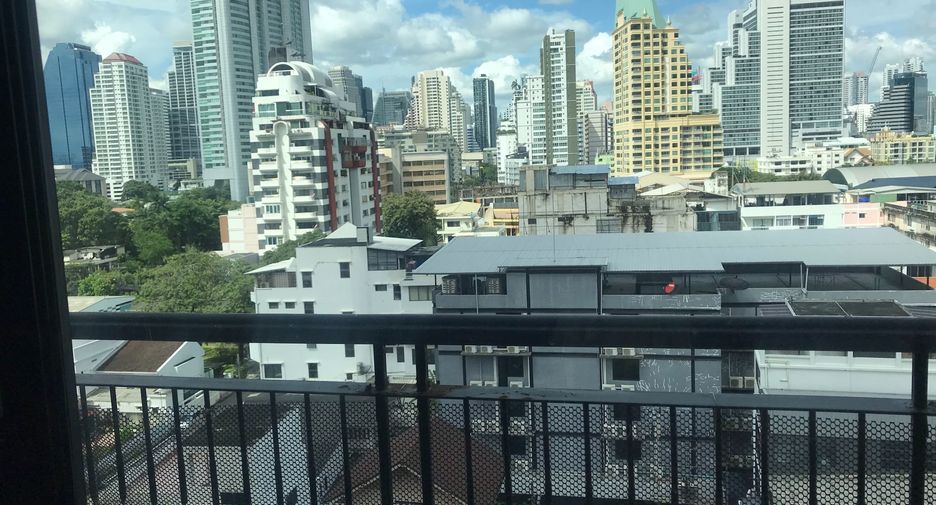 For sale そして for rent 2 ベッドルーム condo in Khlong Toei, Bangkok