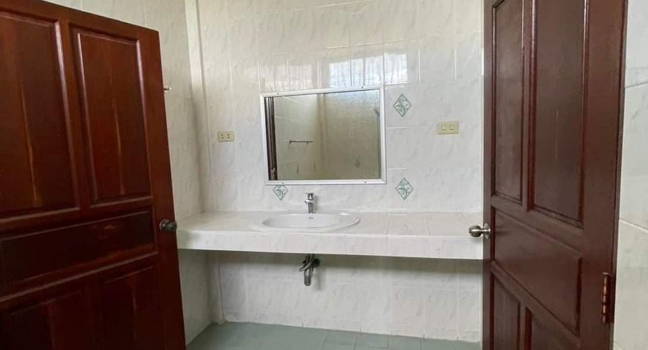 For rent 3 bedrooms house in Bang Lamung, Chonburi