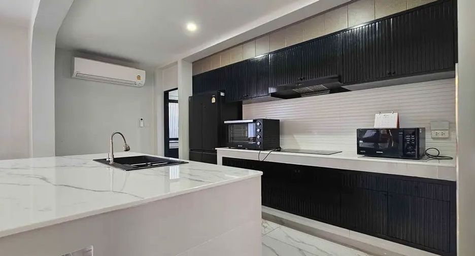 For rent 4 bedrooms house in Mae Rim, Chiang Mai